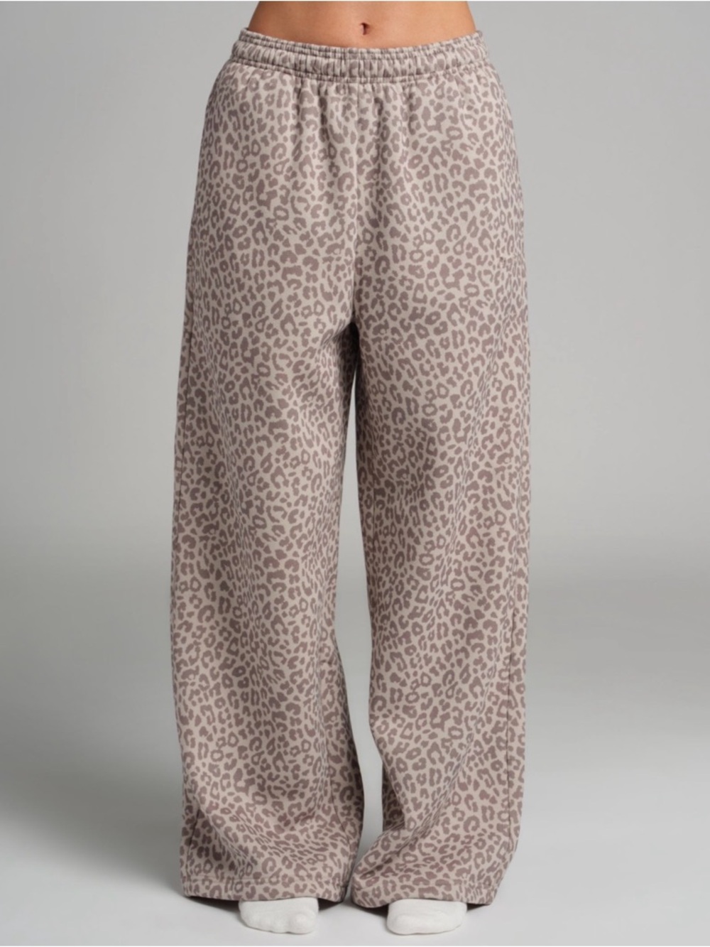 Comfrt Basic Wide Leg Sweatpants in Desert Leopard
